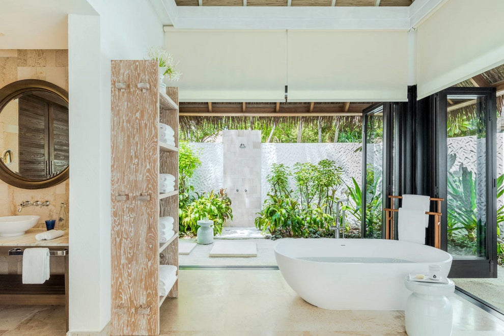 bathroom with lots of plants