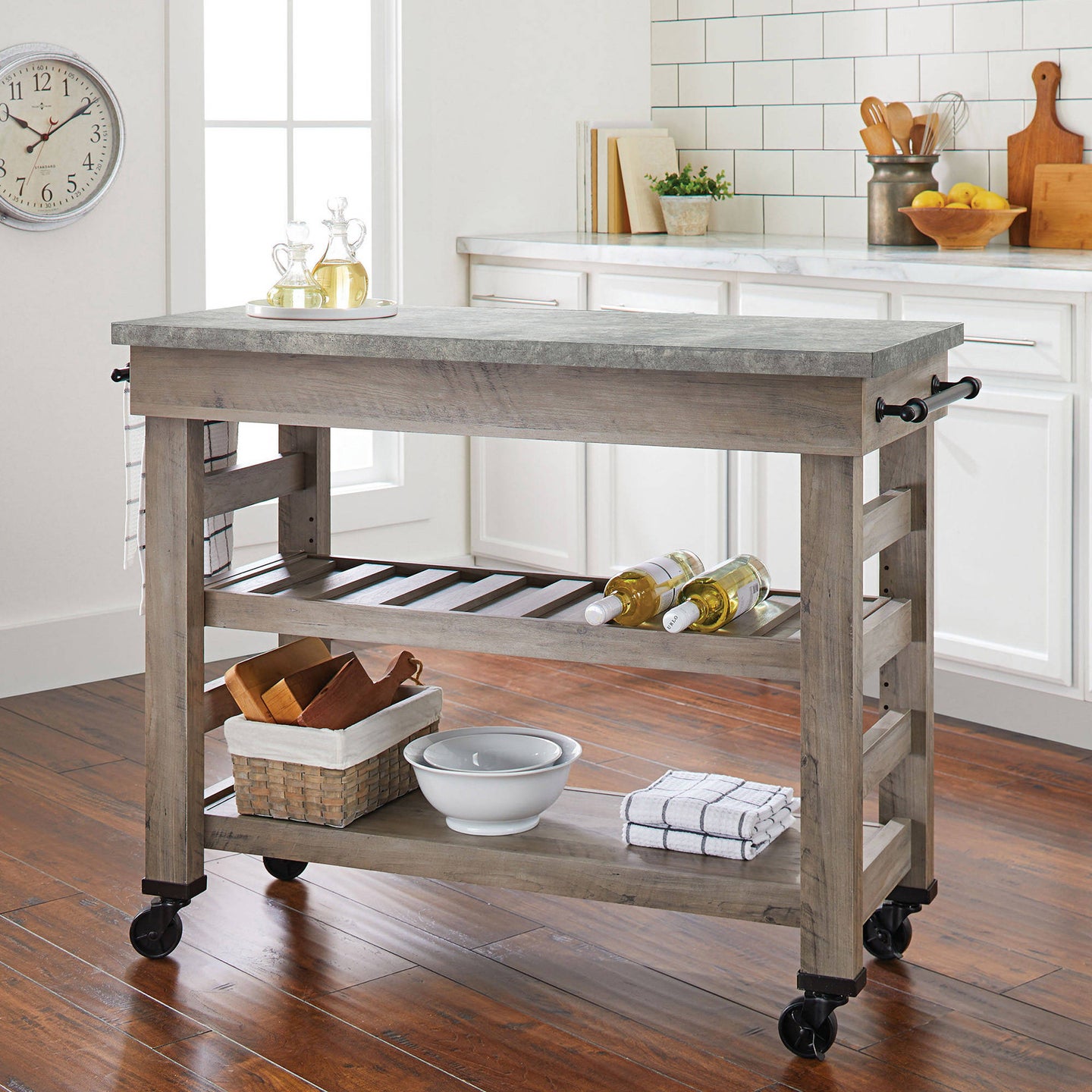 Country style kitchen island