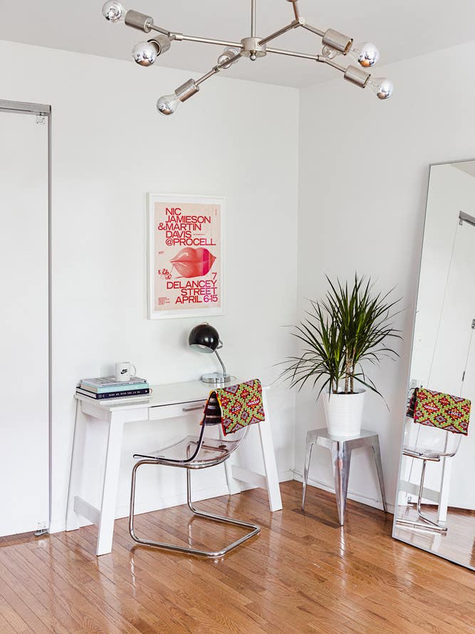 minimalist white office