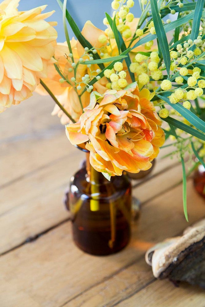 Thanksgiving Centerpiece Ideas Yellow Flowers Wood Table