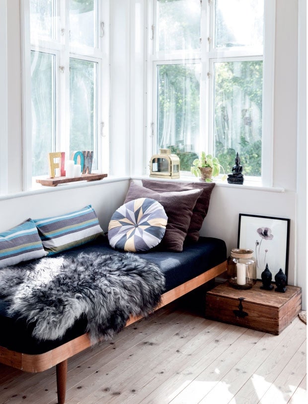 13 Reasons Why You Should Invest In a Daybed
