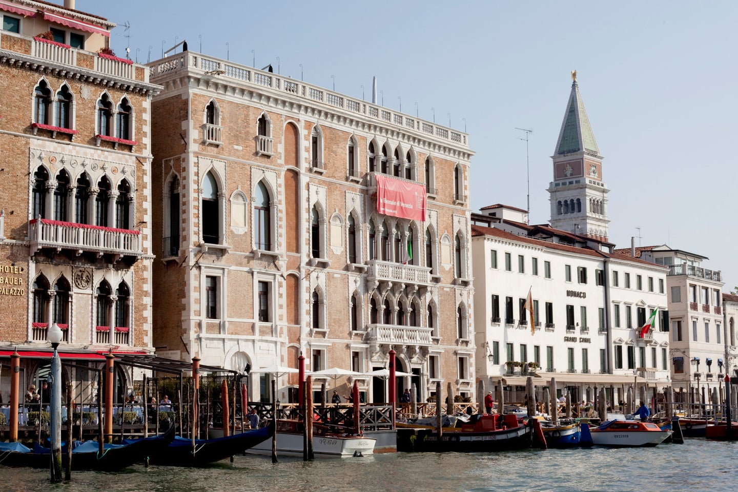 Domino's Ultimate Venice Travel Guide