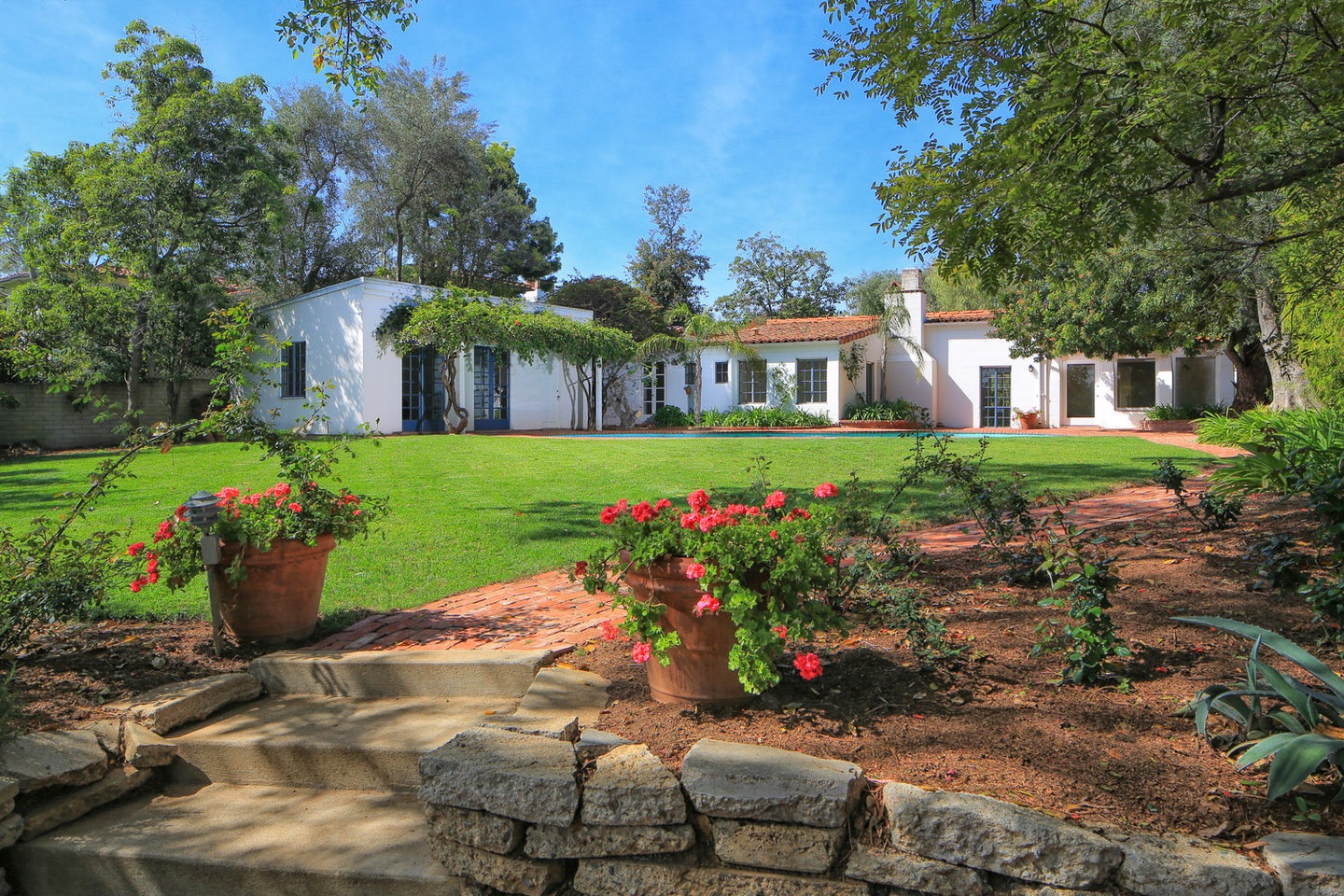 Marilyn Monroe’s Spanish-Style Home Just Sold For $7.25 Millio