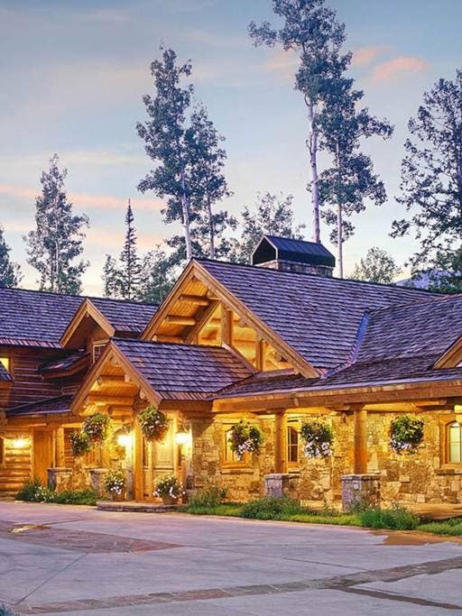 You Can Rent Ariana Grande’s Luxe Winter Retreat…For a Price