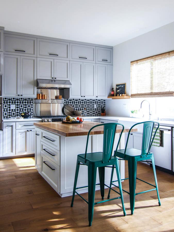 An Outdated ’90s Kitchen Gets a Major, Modern Makeover