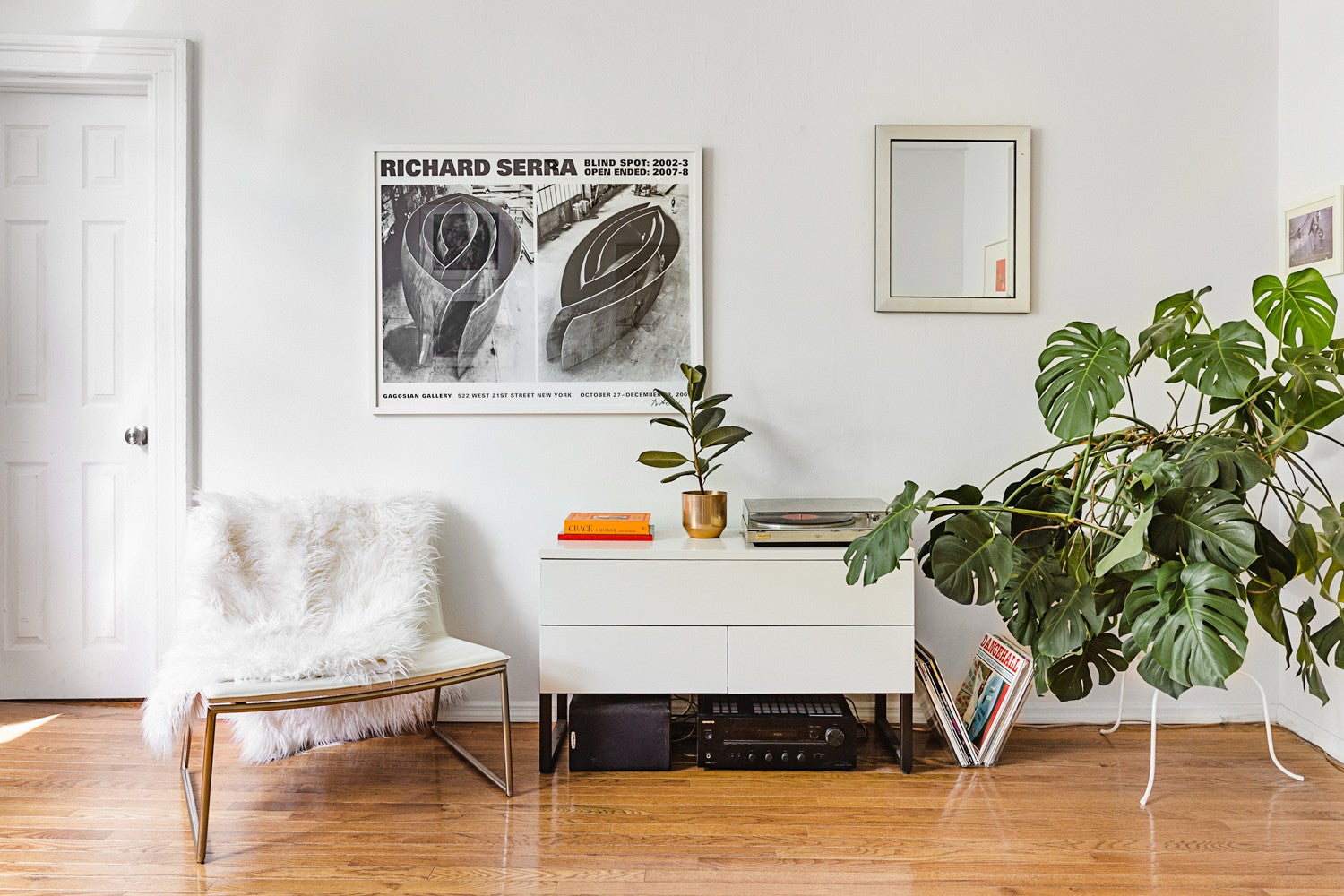 whitewashed minimalist sleek apartment decor