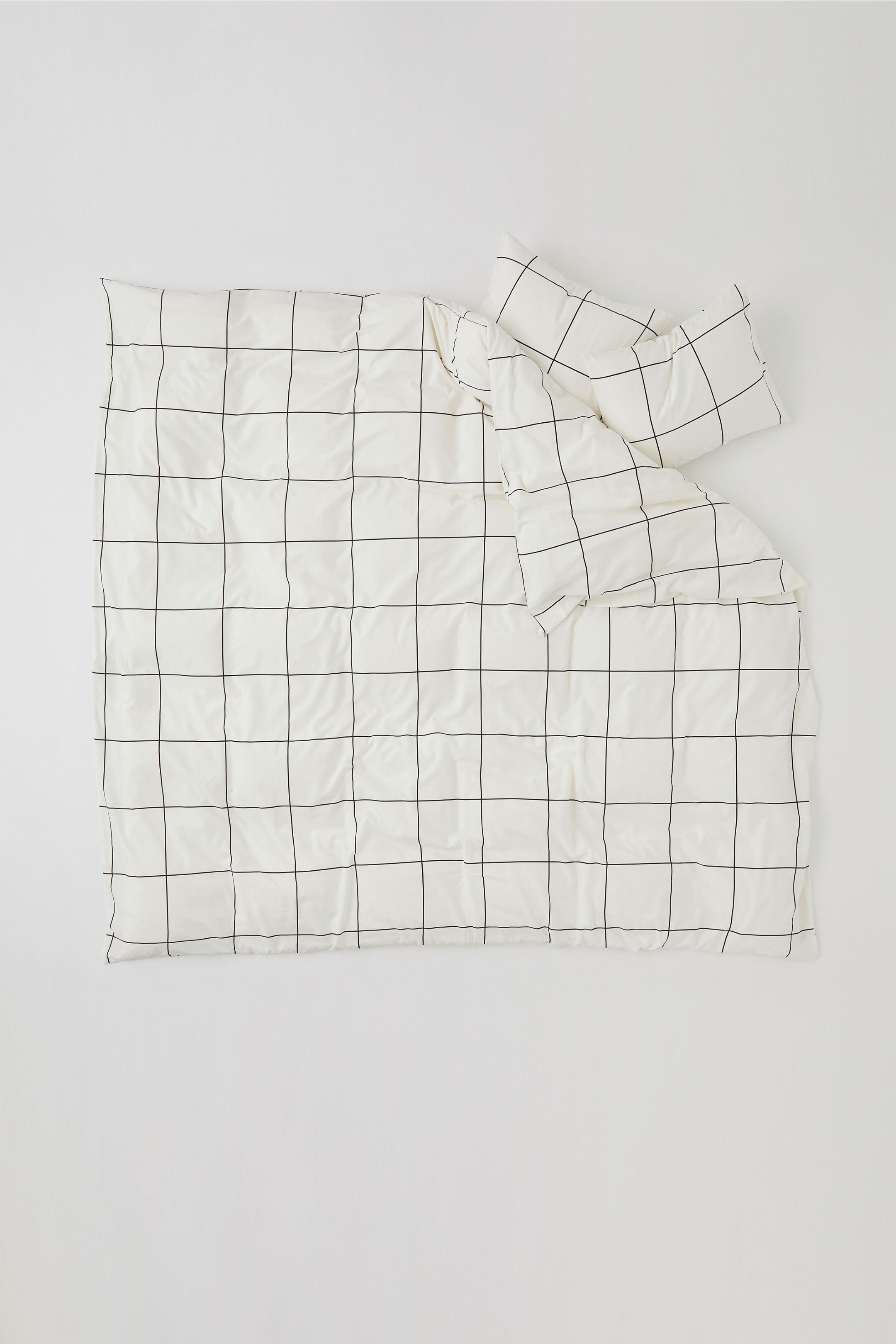 black and white grid bedding