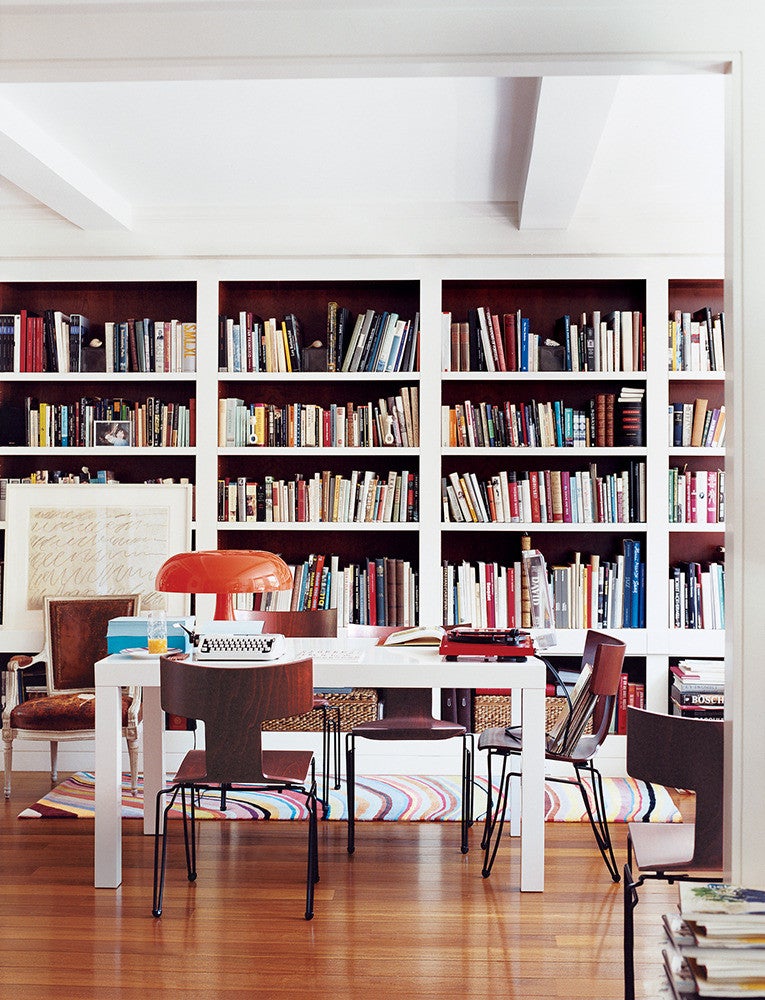 why we love built-in bookshelves
