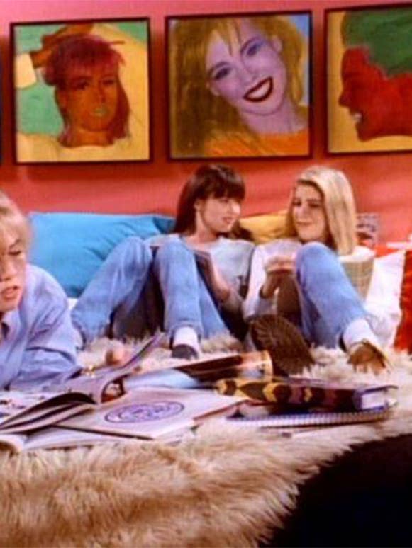 our favorite bedrooms from 90s TV shows