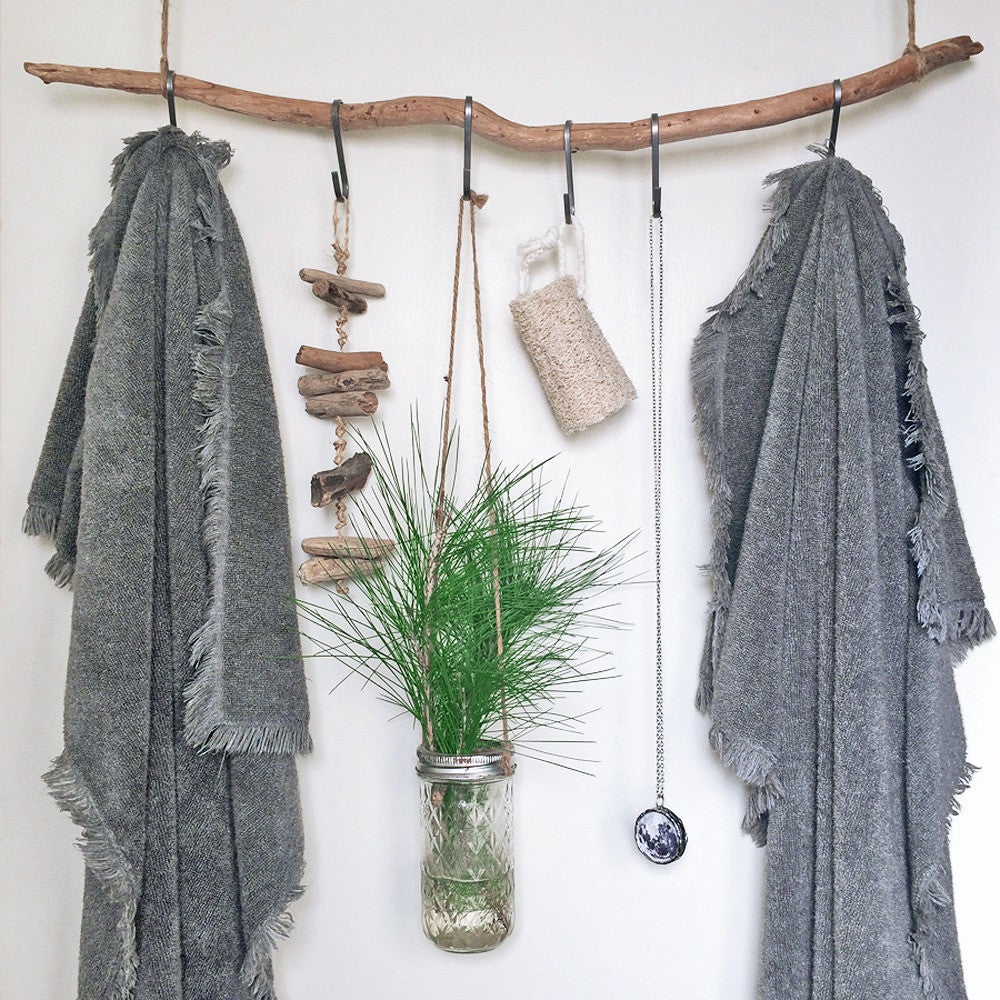 10 Reasons Why Your Home Needs Hanging Shelves