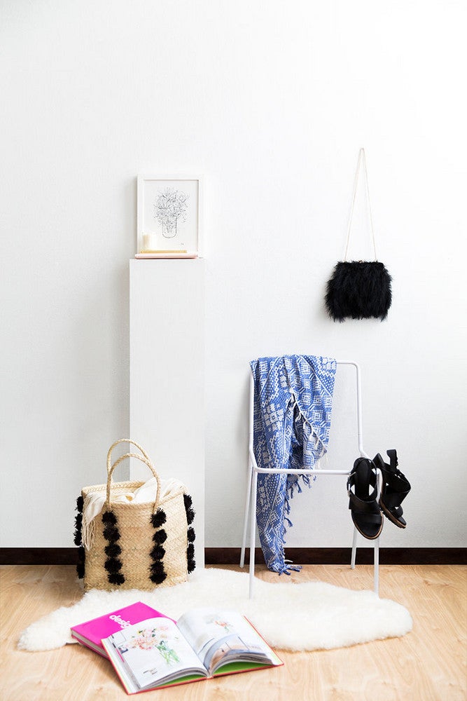10 Ways to Dress Up Your Small Space With Accessories