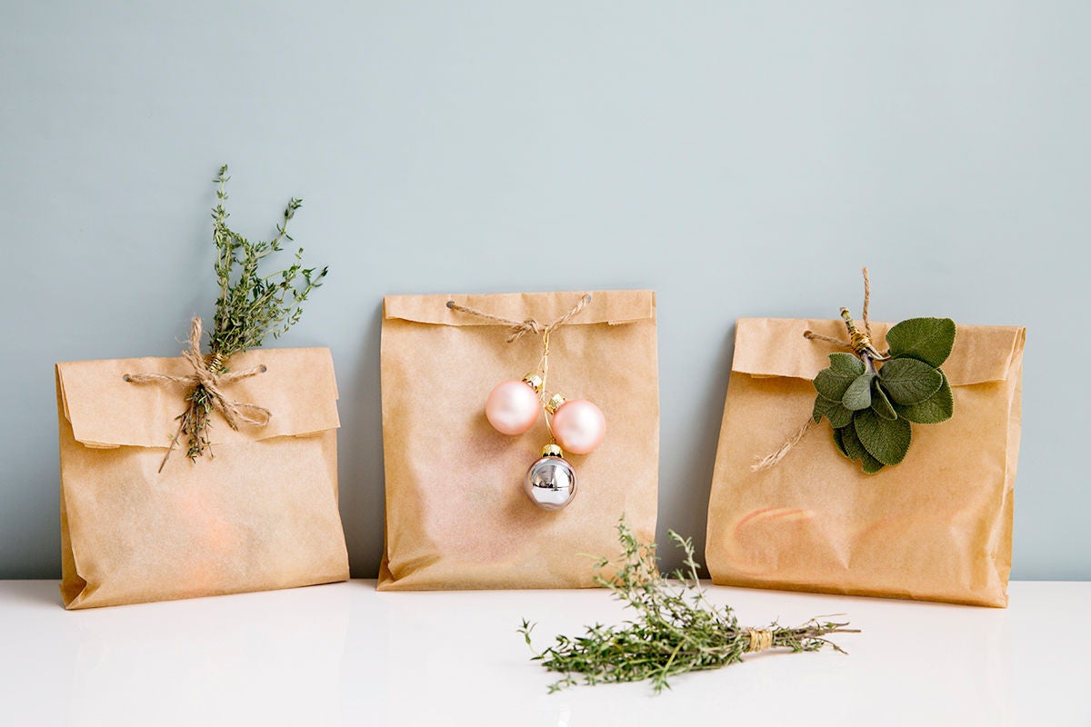 5 creative ways to wrap gifts (when you&#8217;re bad at bows)