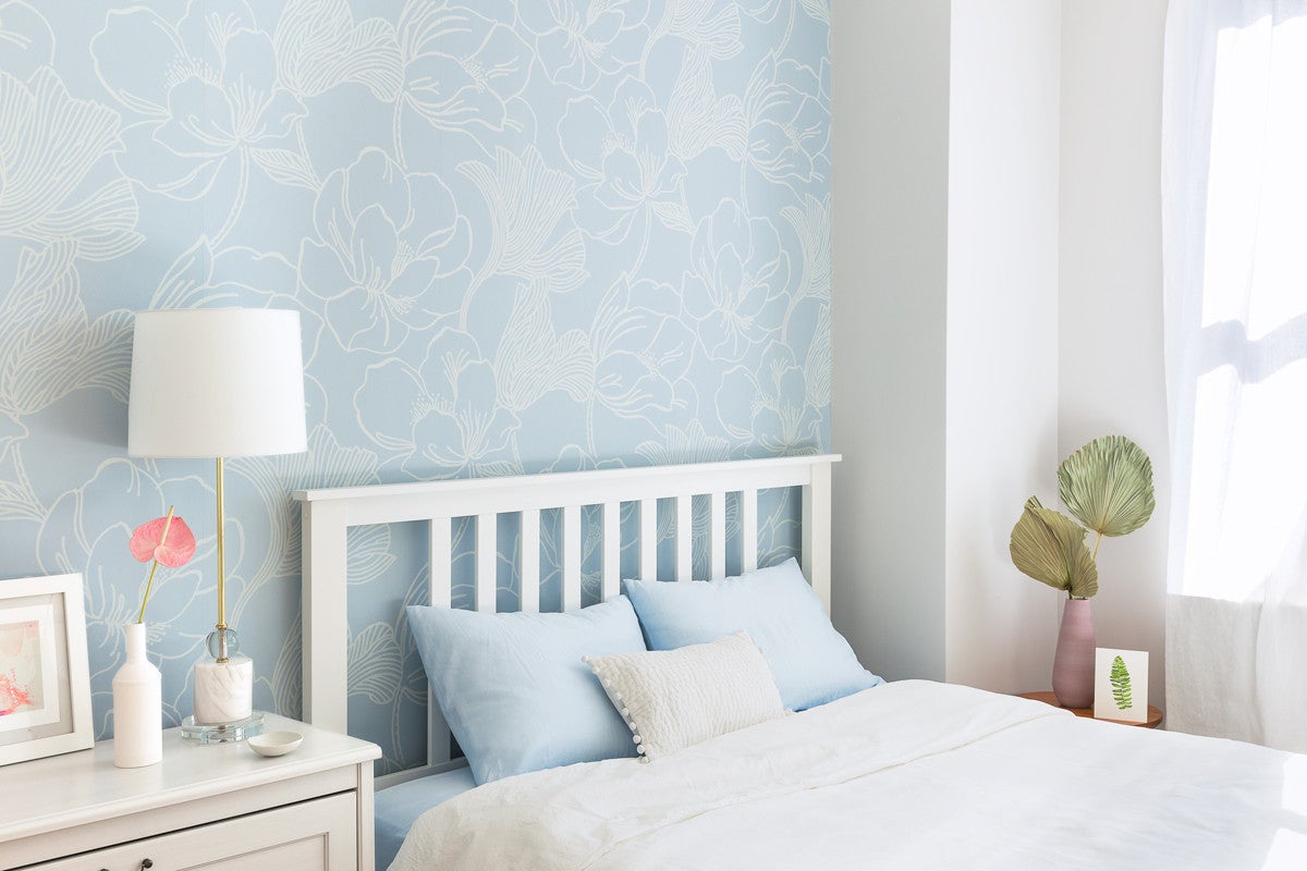 blue and white bedroom wallpaper