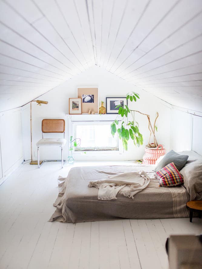 Proof That Rooms With Low Ceilings Don’t Have to be Cramped