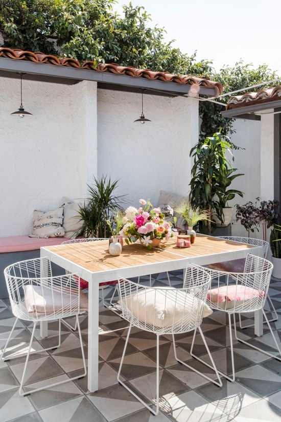 How To Style Your Outdoor Dining Area