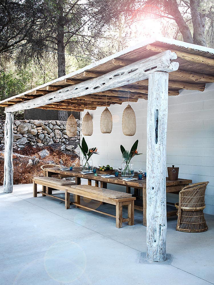 How To Style Your Outdoor Dining Area