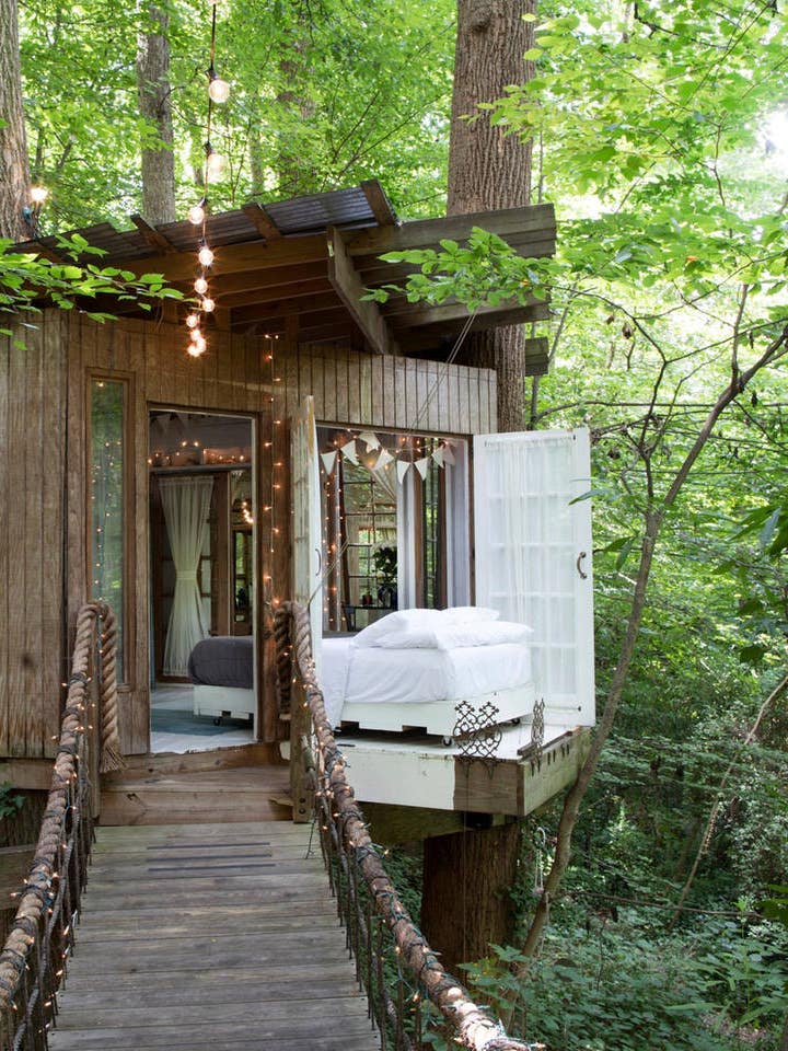 Swoon-Worthy Treehouse Destinations That Are Gorgeously Chic Inside