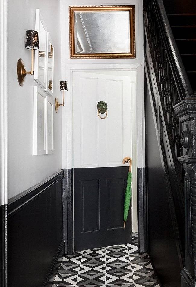 painted woodwork black and white entryway
