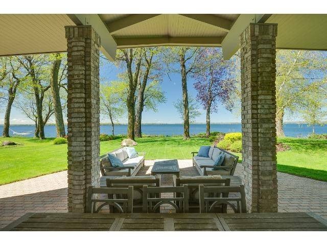 Best Modern Lake Houses Porch