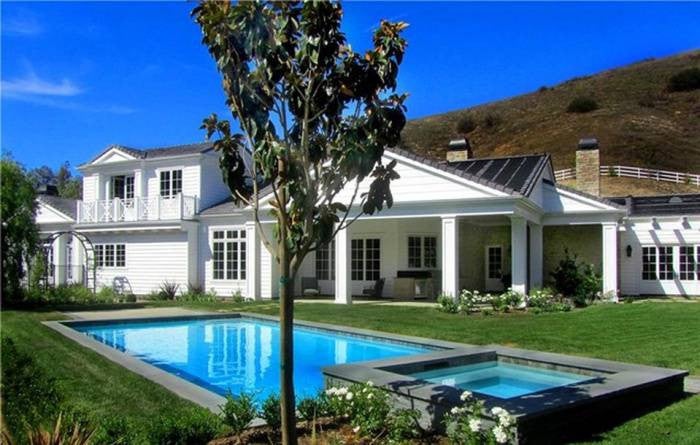 Kylie Jenner's New Mansion Home Exterior