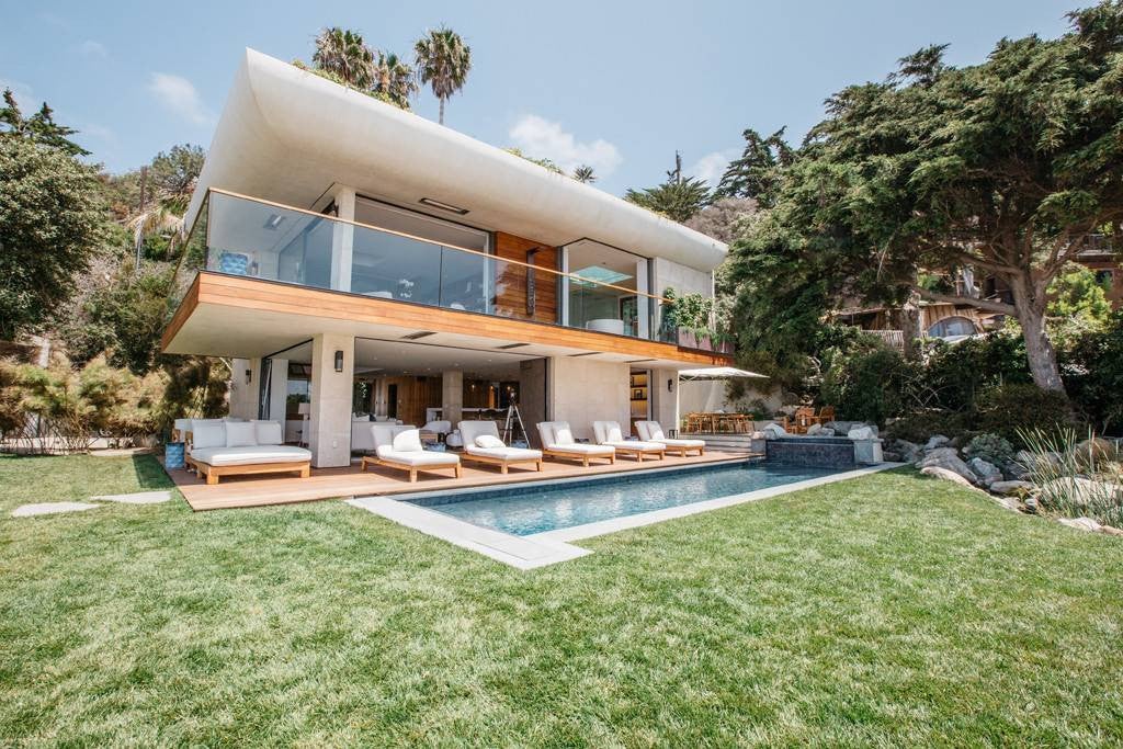 Britney Spears Airbnb Exterior
