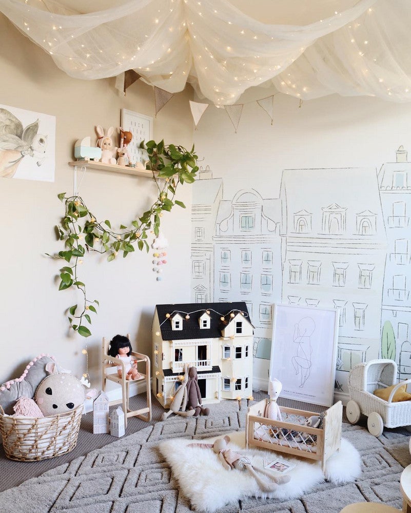 14 Wall Decor Ideas Perfect For Your Kid’s Room: Parisian-themed Room