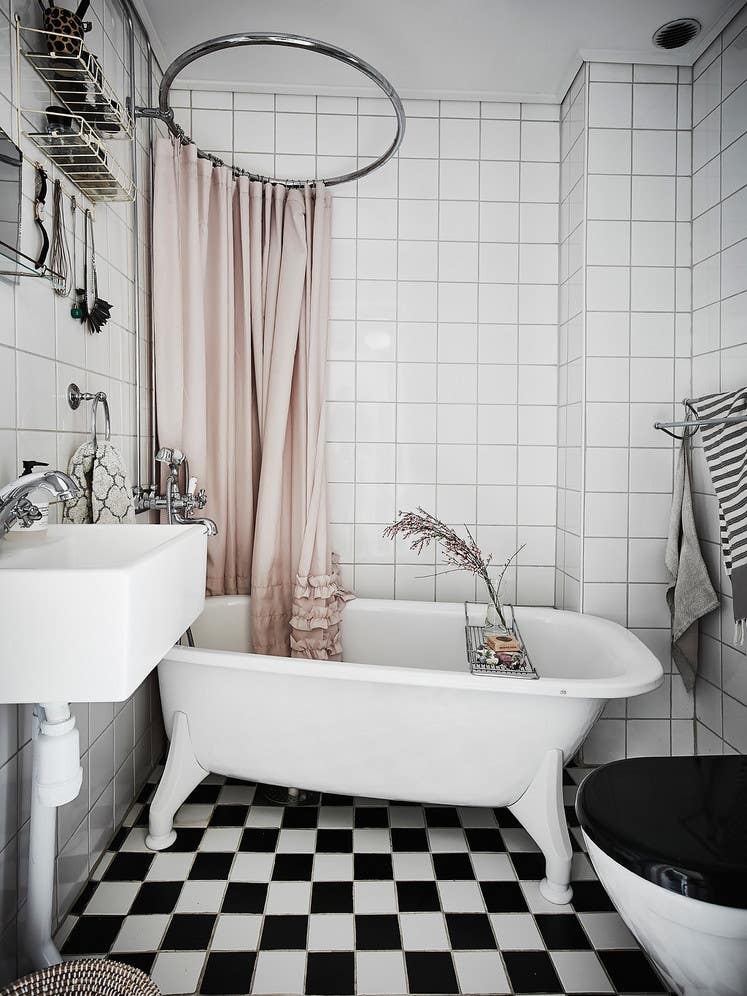 20 Stunning Bathrooms That Made Our Hearts Stop