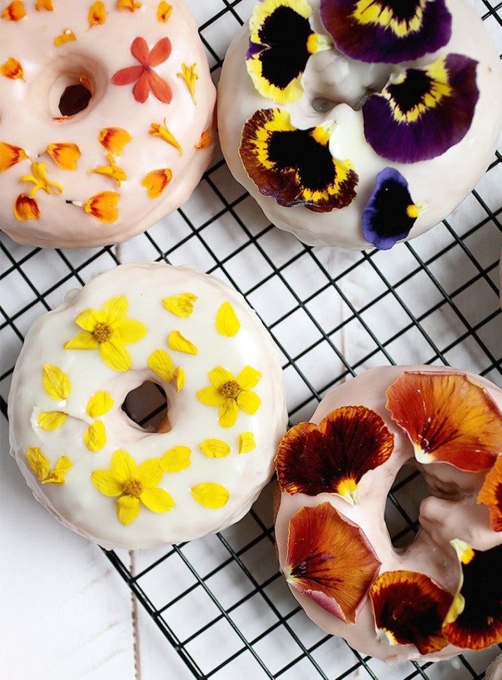 9 Sublime Spring Desserts Featuring Edible Flowers