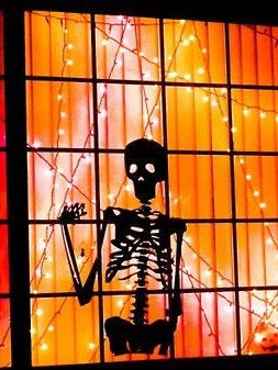 13 halloween decor ideas if you don’t have a porch