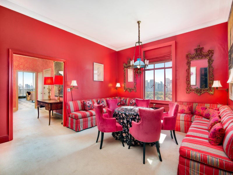 the fabulous NYC apartment of former Cosmopolitan chief Helen Gurley Brown