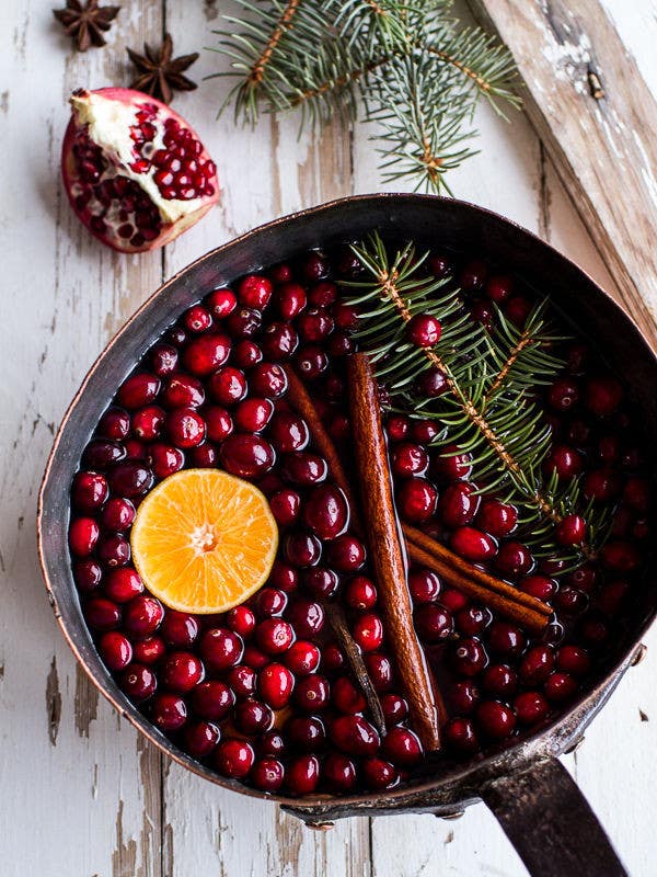 how to make your home smell like the holidays