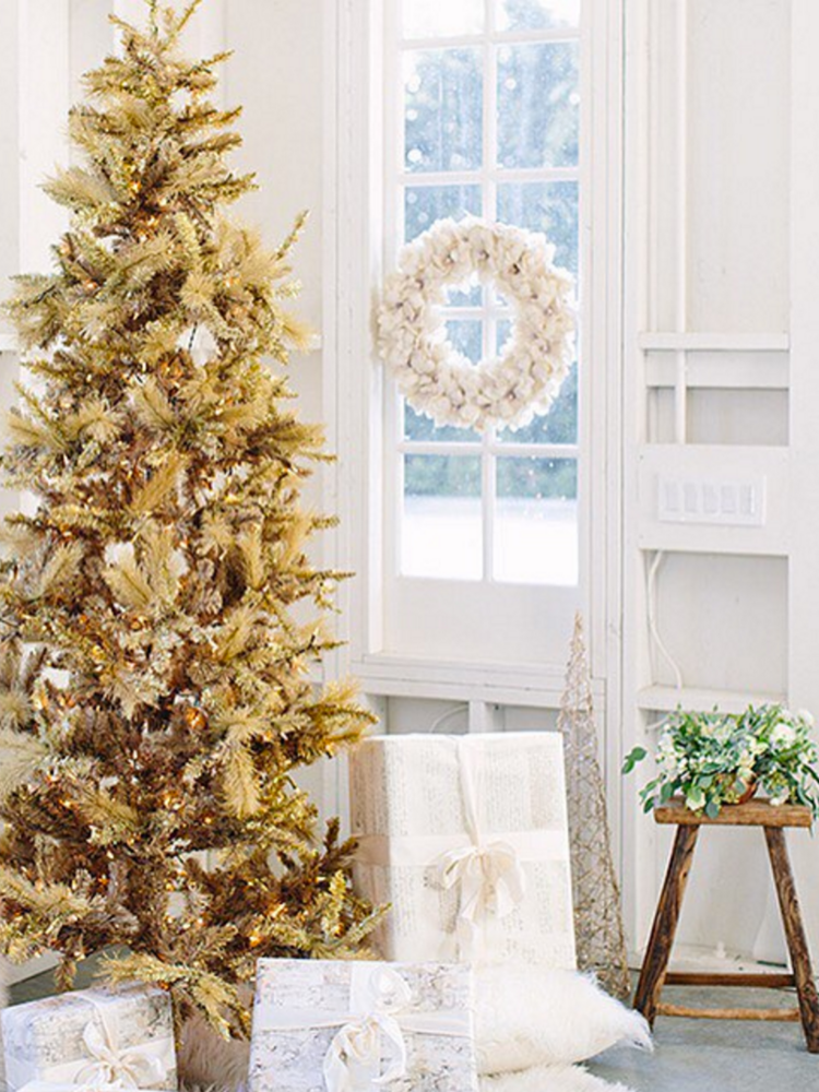 29 stylish christmas trees we spotted on instagram