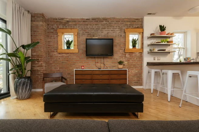 Affordable Chicago Airbnbs Lollapalooza 2016 Modern Living Room Exposed Brick