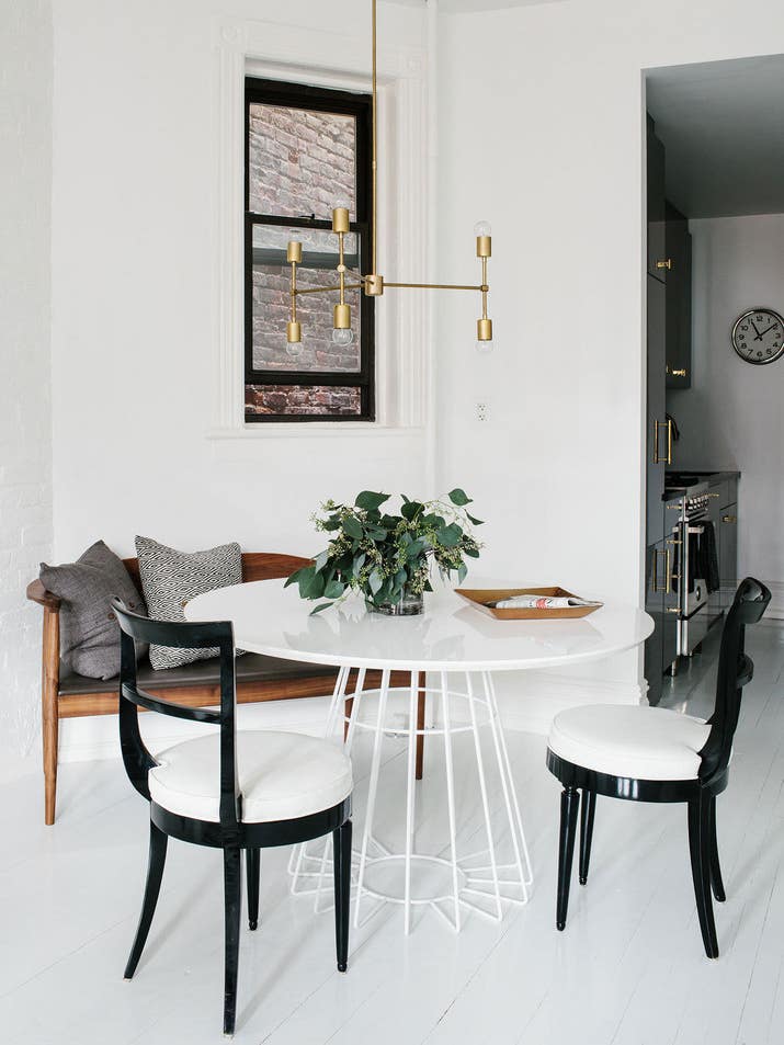 8 lessons in decorating with black & white