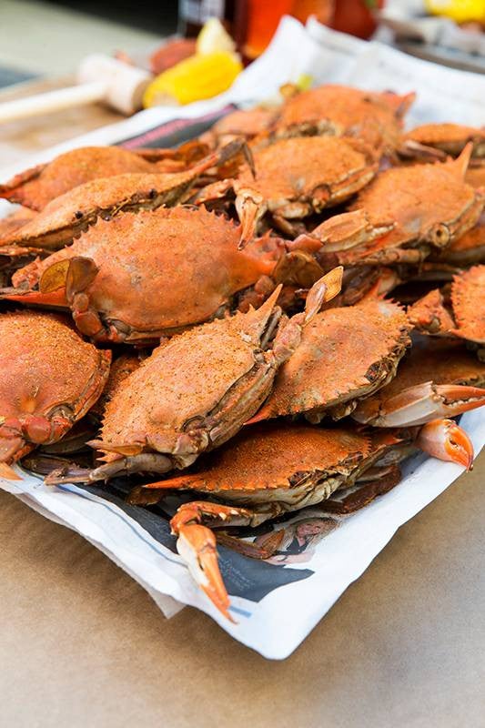 How To Host A Crab Boil Crabs On A Plate