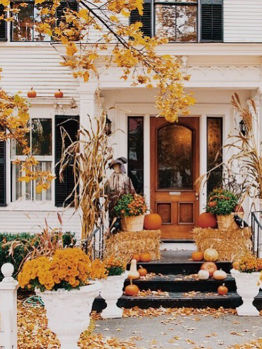 Dreamy Porches That Scream Autumn