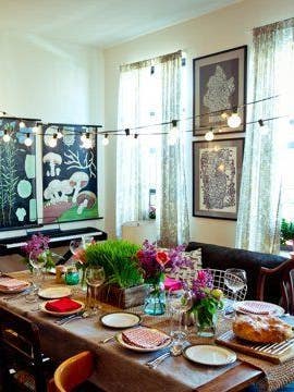 5 ways to make your living room a dining room for one night
