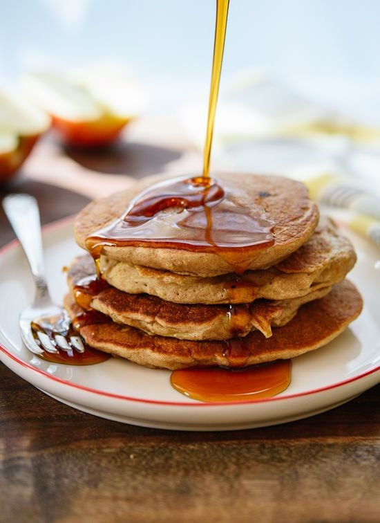 vegan apple oatmeal pancakes (and they’re amazing)