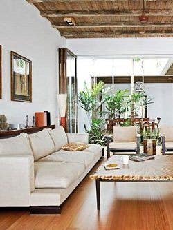hardwood-floor-living-room