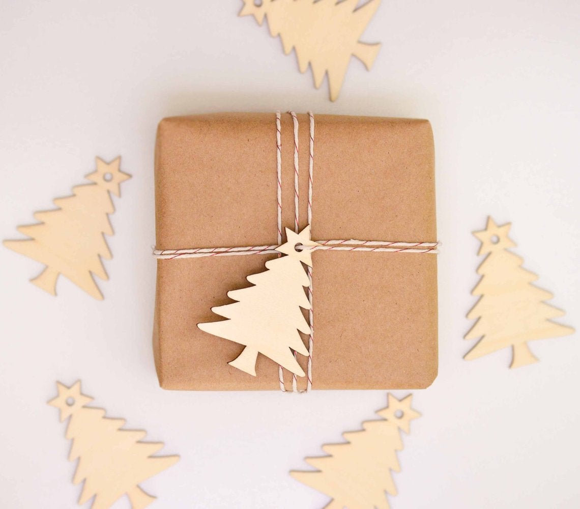 wooden christmas tree gift tag