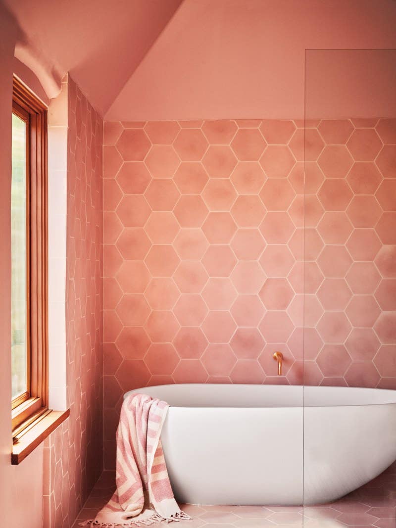Spa-Like Bathtubs, Bold Tiling, and More: The Best Bathrooms of 2018
