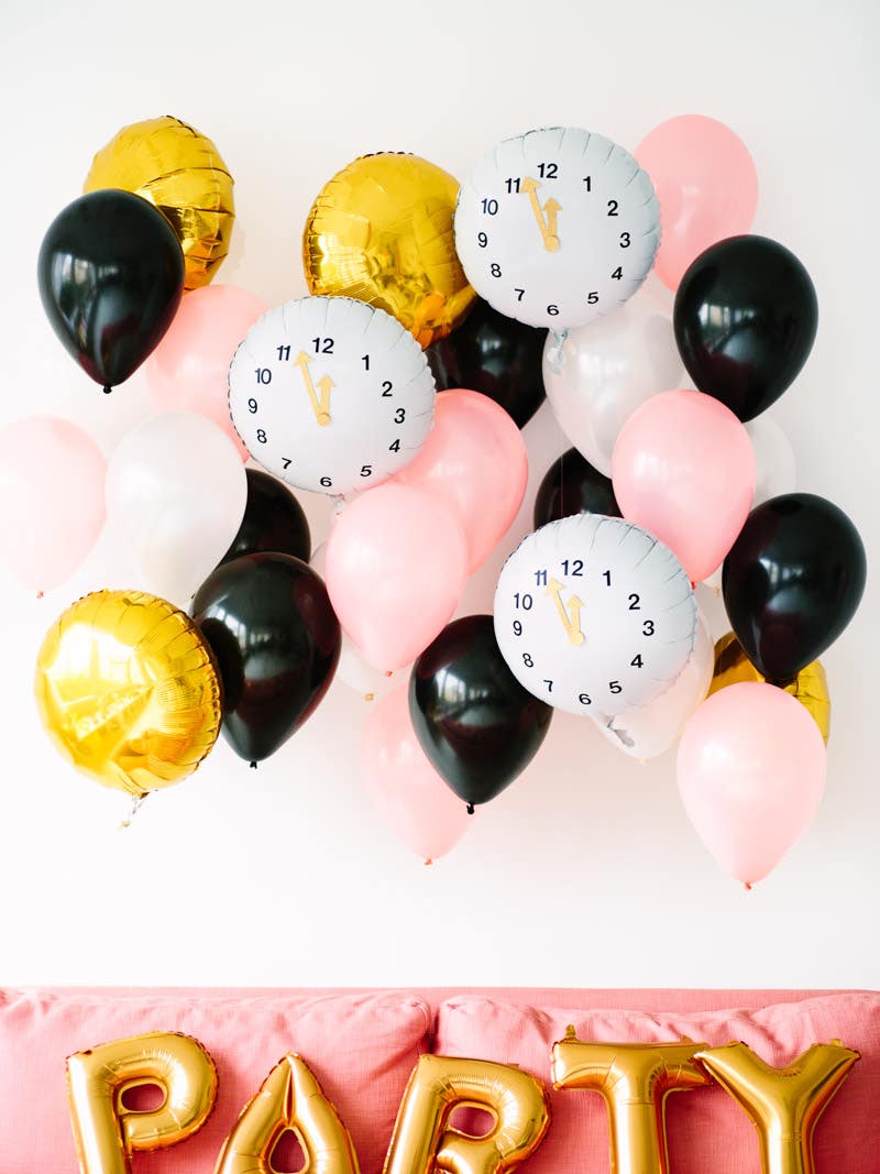 8 Extremely Last Minute NYE Party Ideas