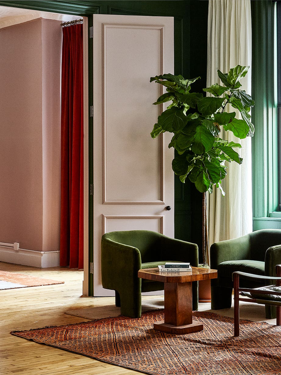 Tribeca’s New Women’s Club Opts for a Sumptuously Moody Color Palette