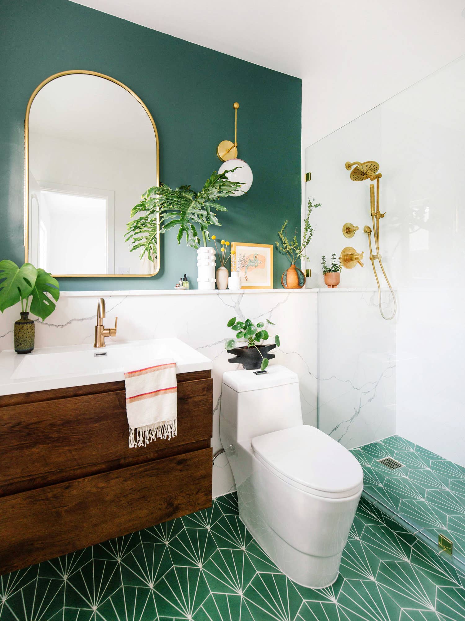 8 Bathroom Paint Colors That Will Inspire a Run to the Hardware Store