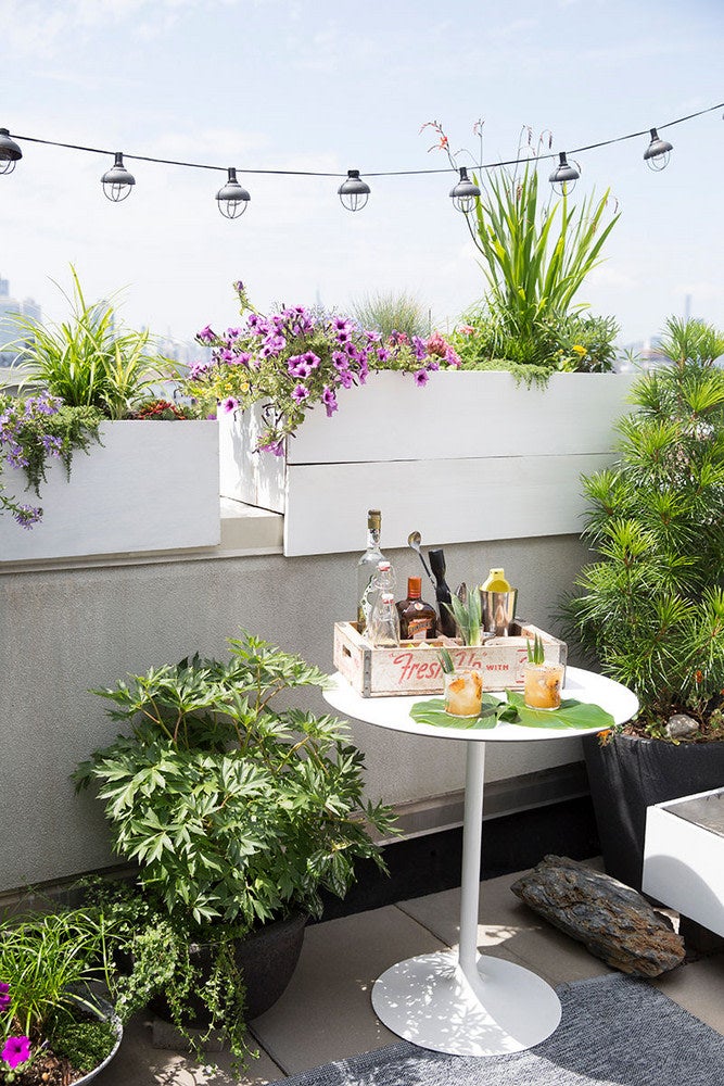 how to entertain well on the tiniest terrace!