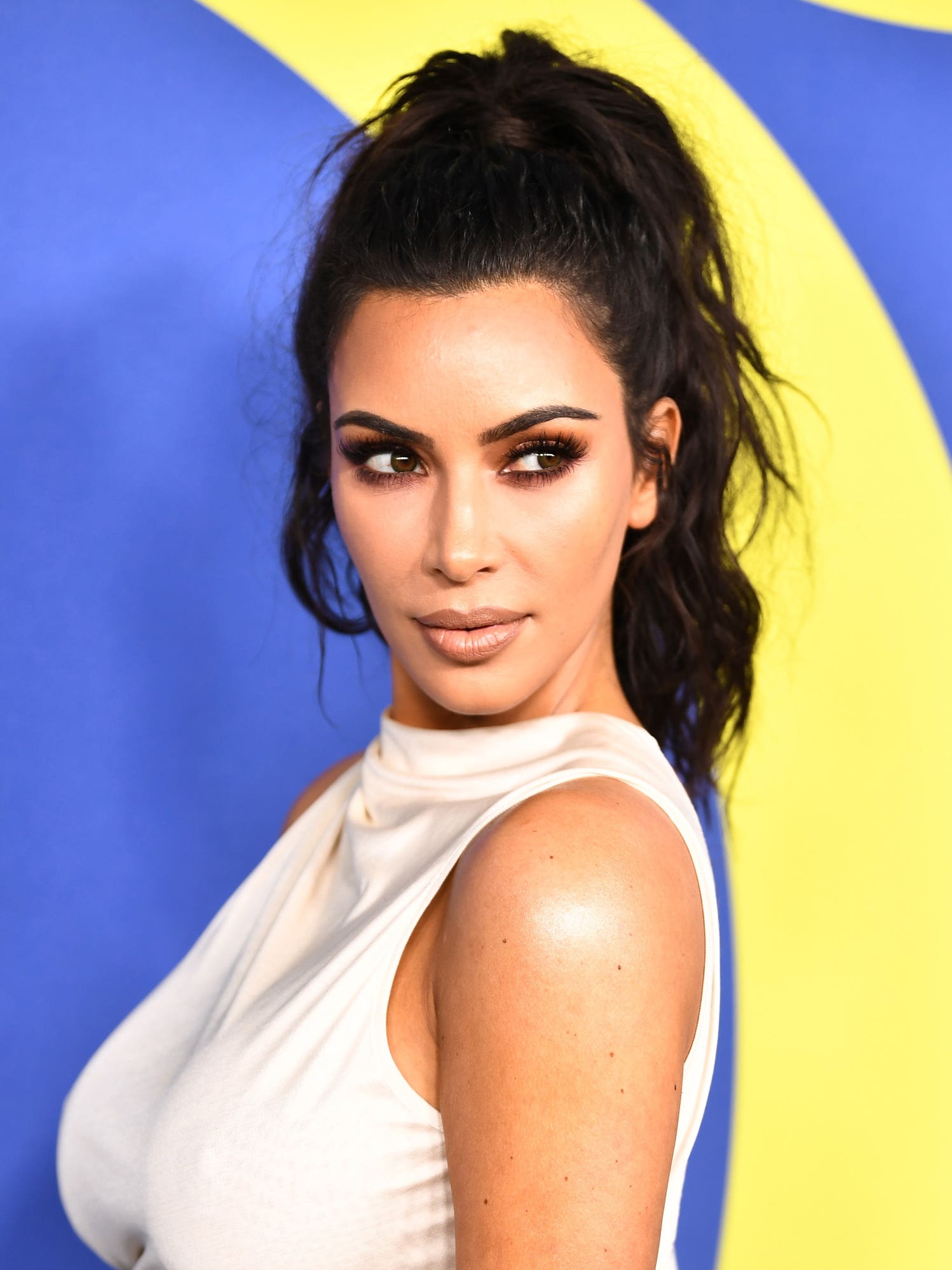 Kim Kardashian West’s Bathroom Sinks—Err, Lack Thereof—Are Plaguing the Internet