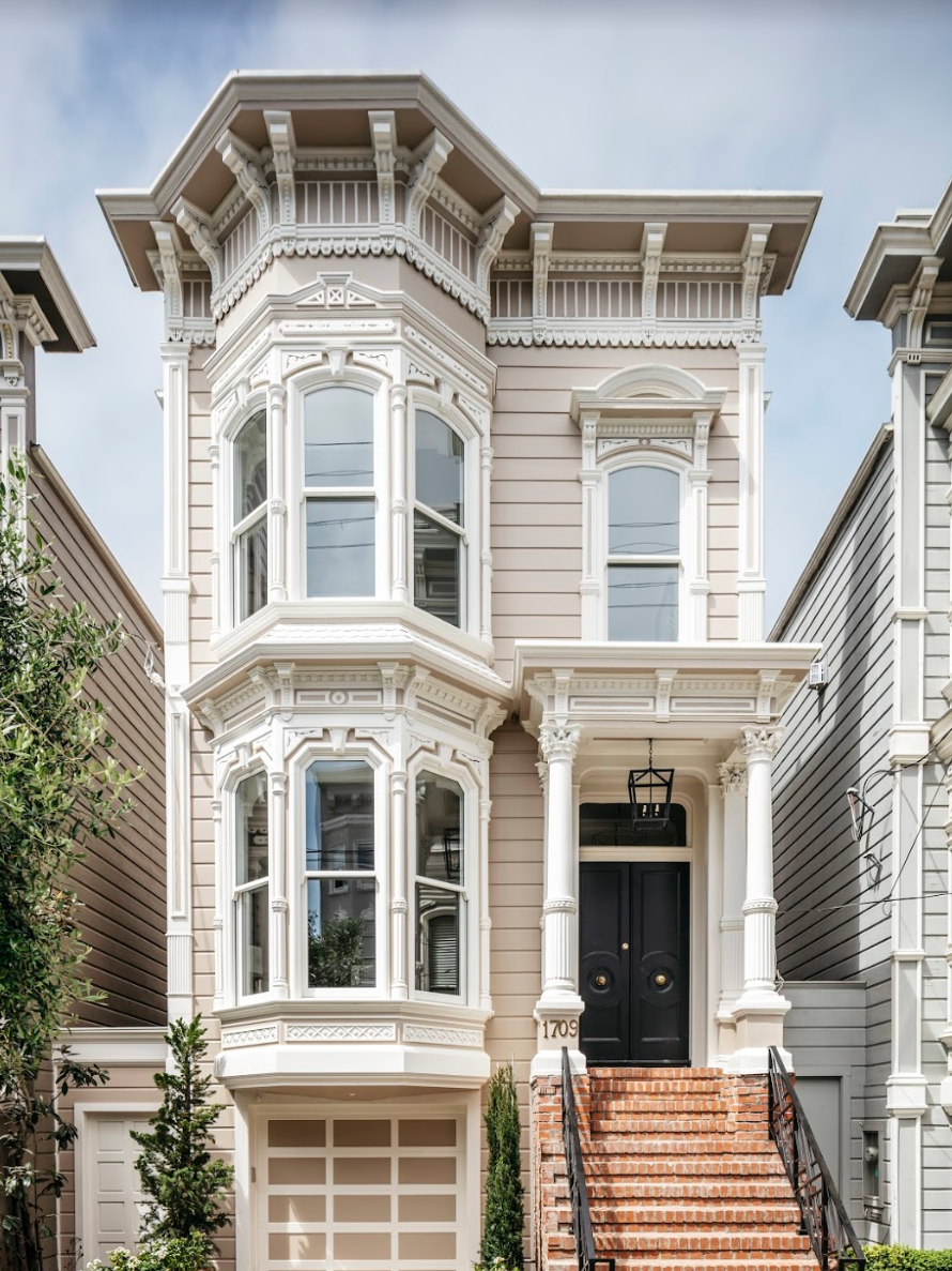 We’re Not in 1995 Anymore: The Iconic Home From Full House Underwent a Chic Makeover