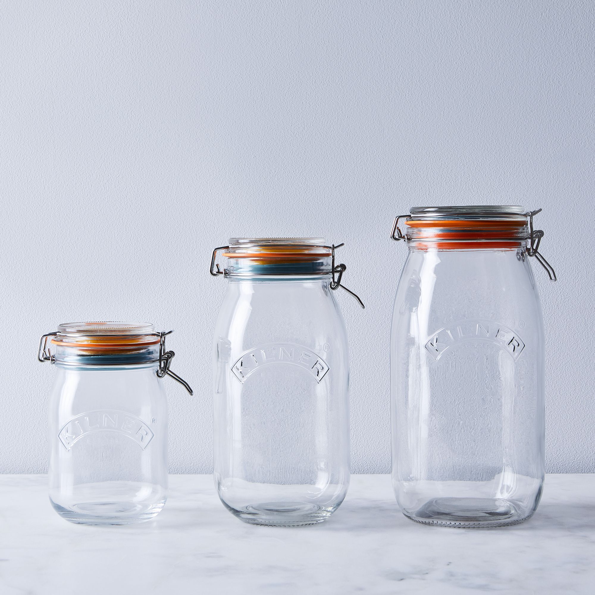 b4e1b1bd-a840-4cb7-b8bc-2ca7224c7ae9–2018-0205_typhoon_kilner-measure-and-store-jars-set-of-3_silo_rocky-luten_007_1-