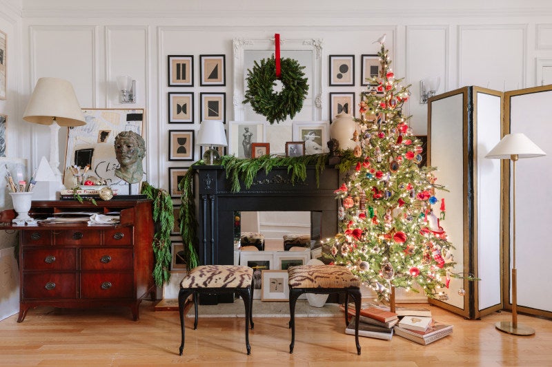 christmas-tree-in-living-room