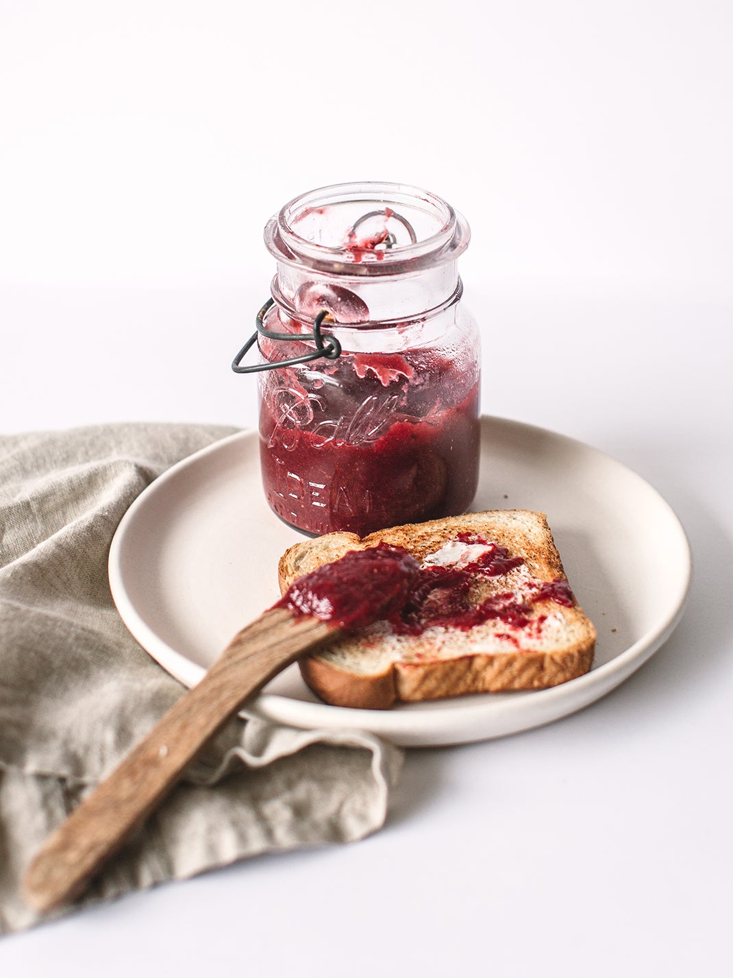 raspberry-jam-toast